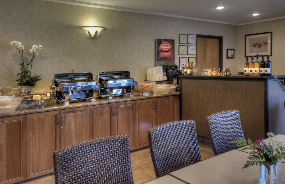 Maple Tree Inn 7/40