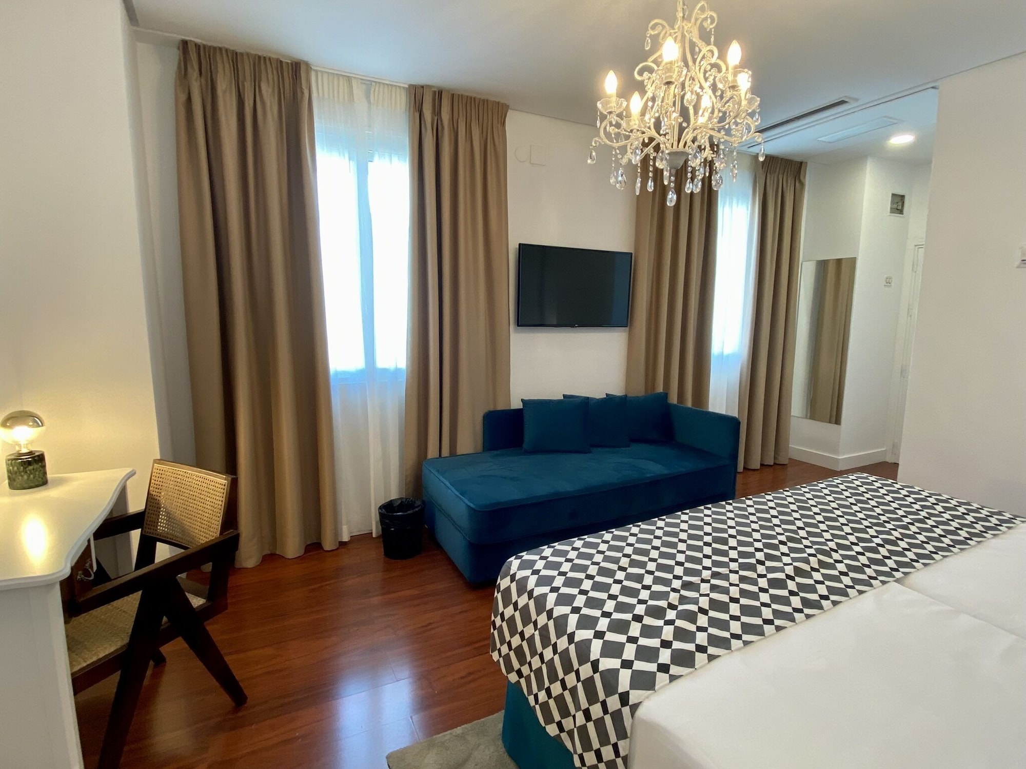 1 BEDROOM, TRIPLE
