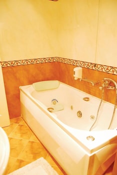 Ephira Hotel 36/56