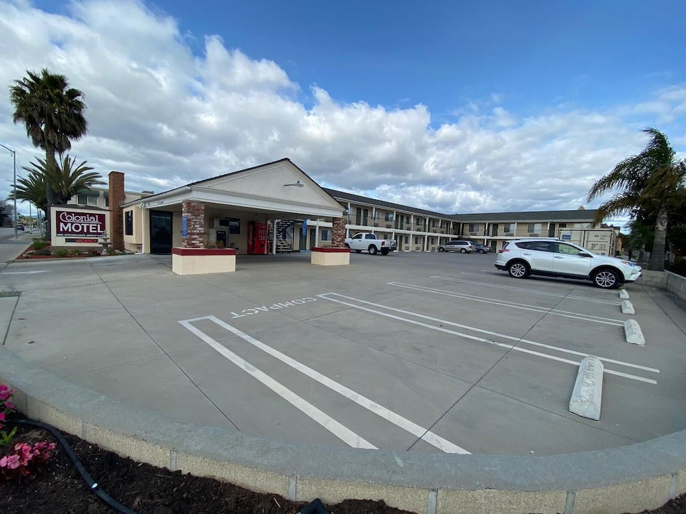 Colonial Motel 30/42