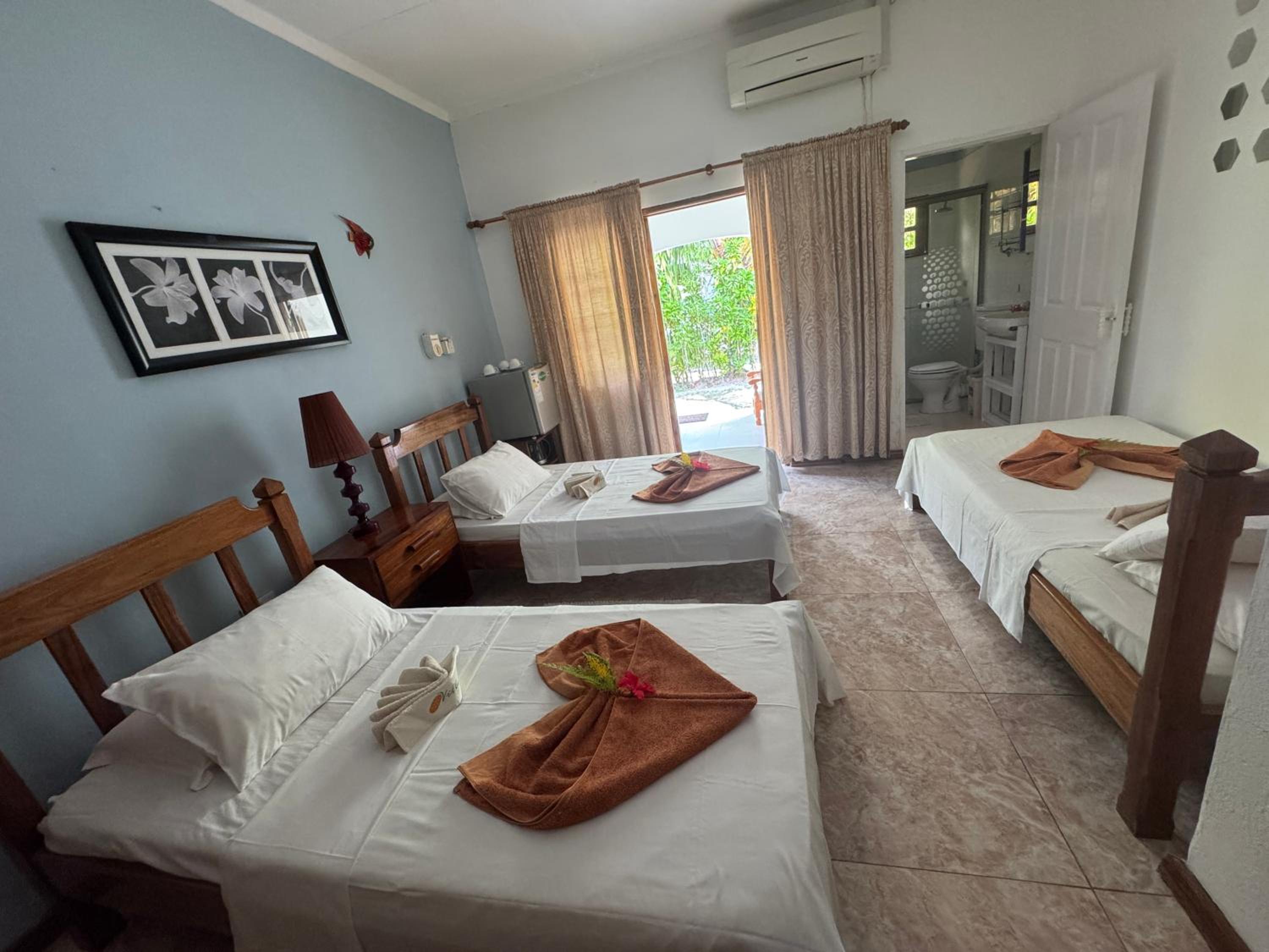 Villa Rafia Guesthouse 8/40