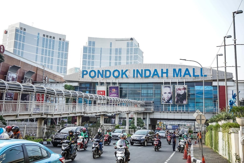 Hotel SUPER OYO Capital O 141 Fatmawati Cozy Residence photo1