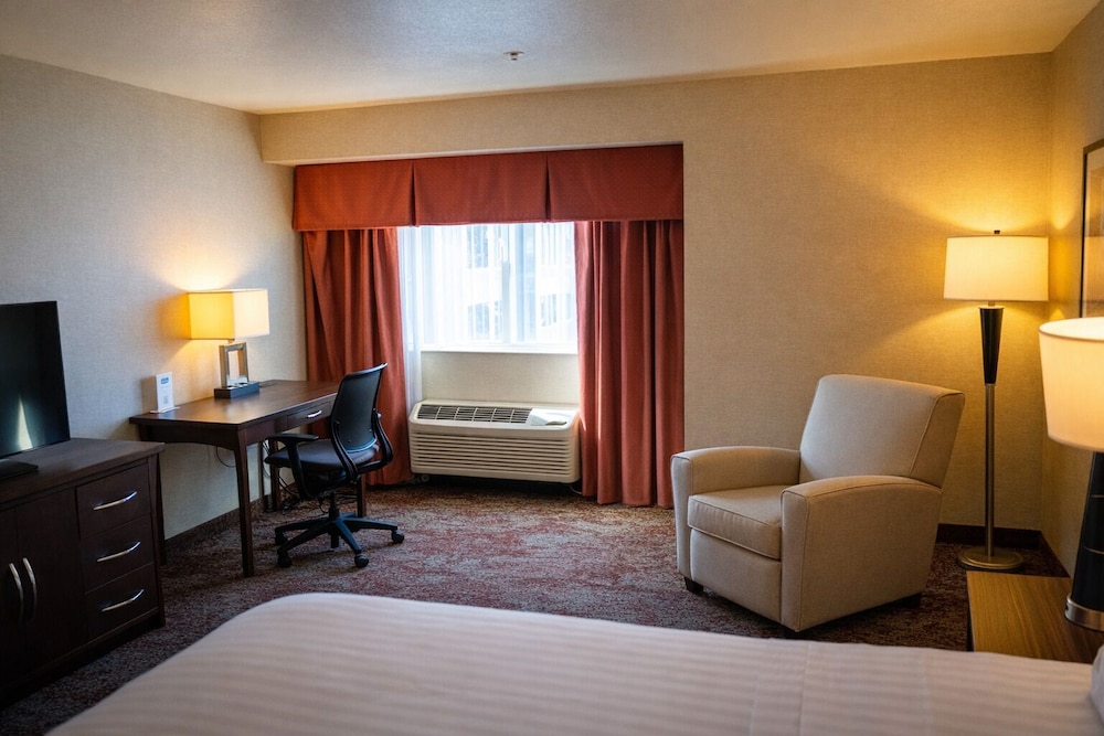 Crystal Inn Hotel & Suites Salt Lake City 44/65