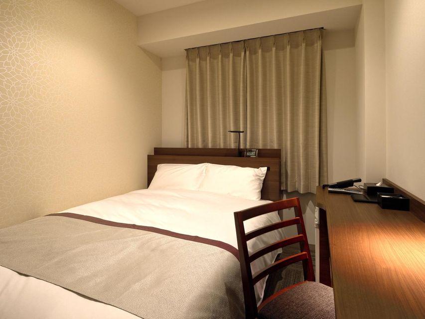 Semi Room, Semi Double Bed