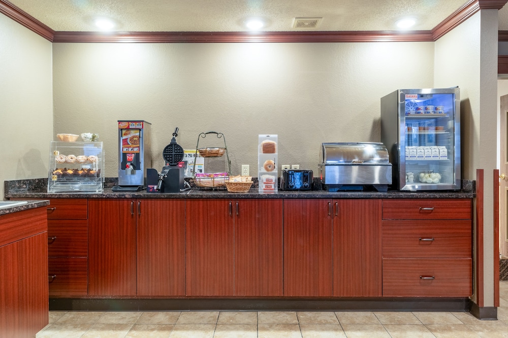 North Country Inn & Suite 8/44