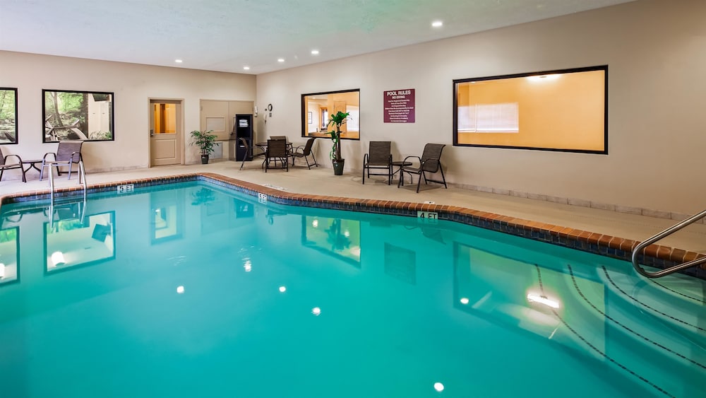 Best Western Franklin Town Center Hotel & Suites 25/34