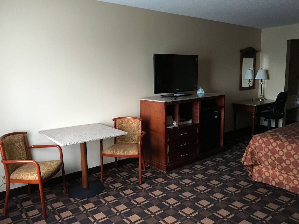 Cabot Inn and Suites 33/50