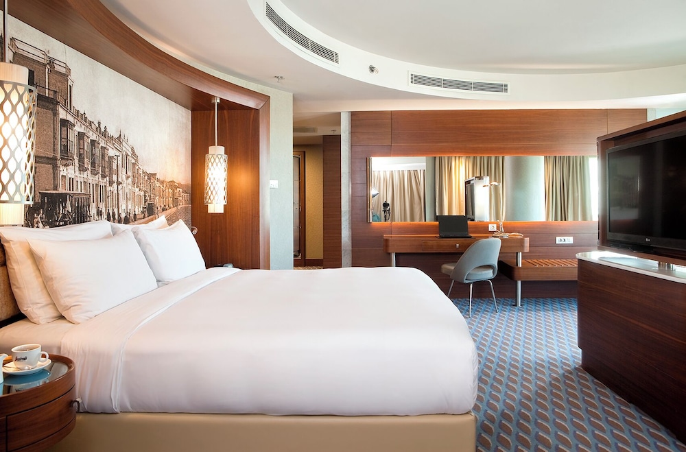 JUNIOR SUITE, KING BED