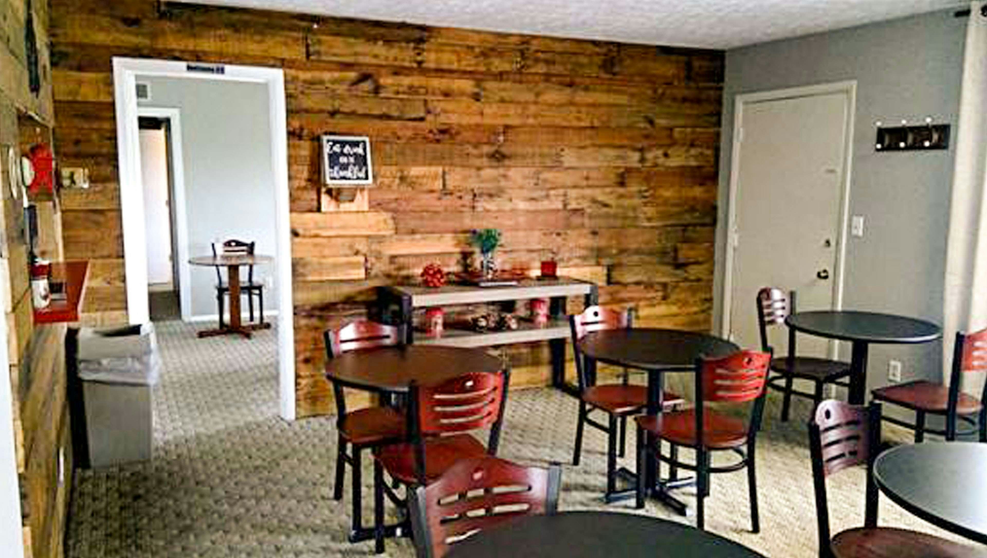 Sunrise Inn Williamstown 33/41