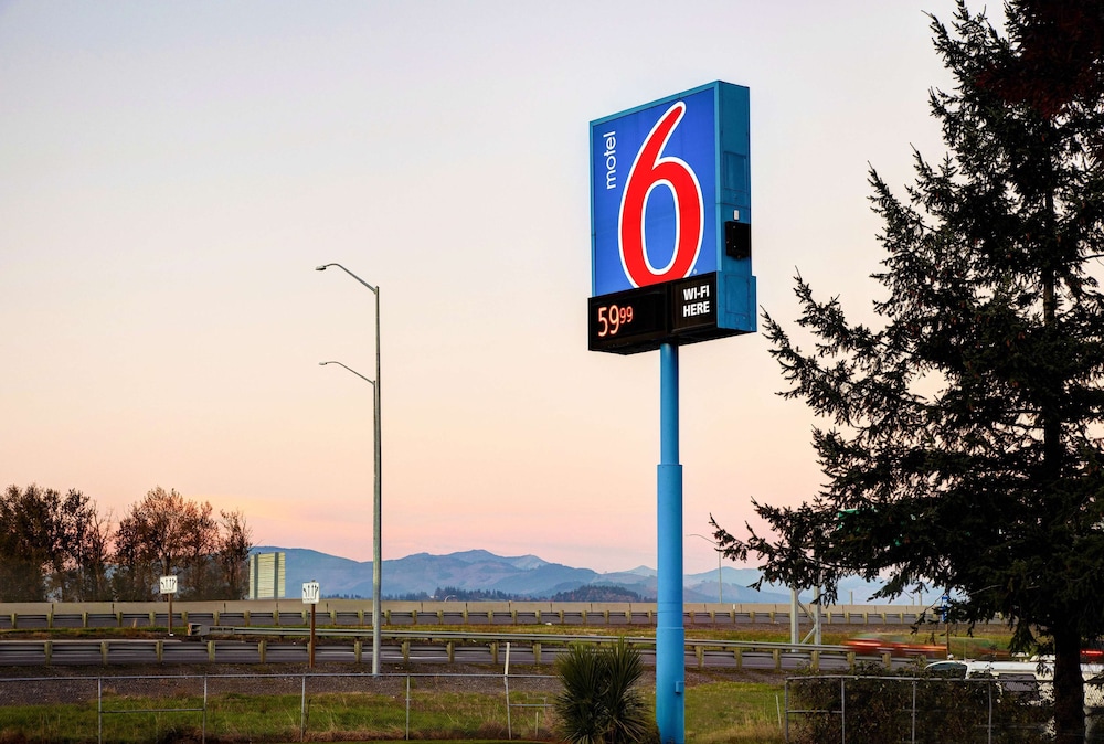 Motel6 Troutdale, OR - Portland East 55/59