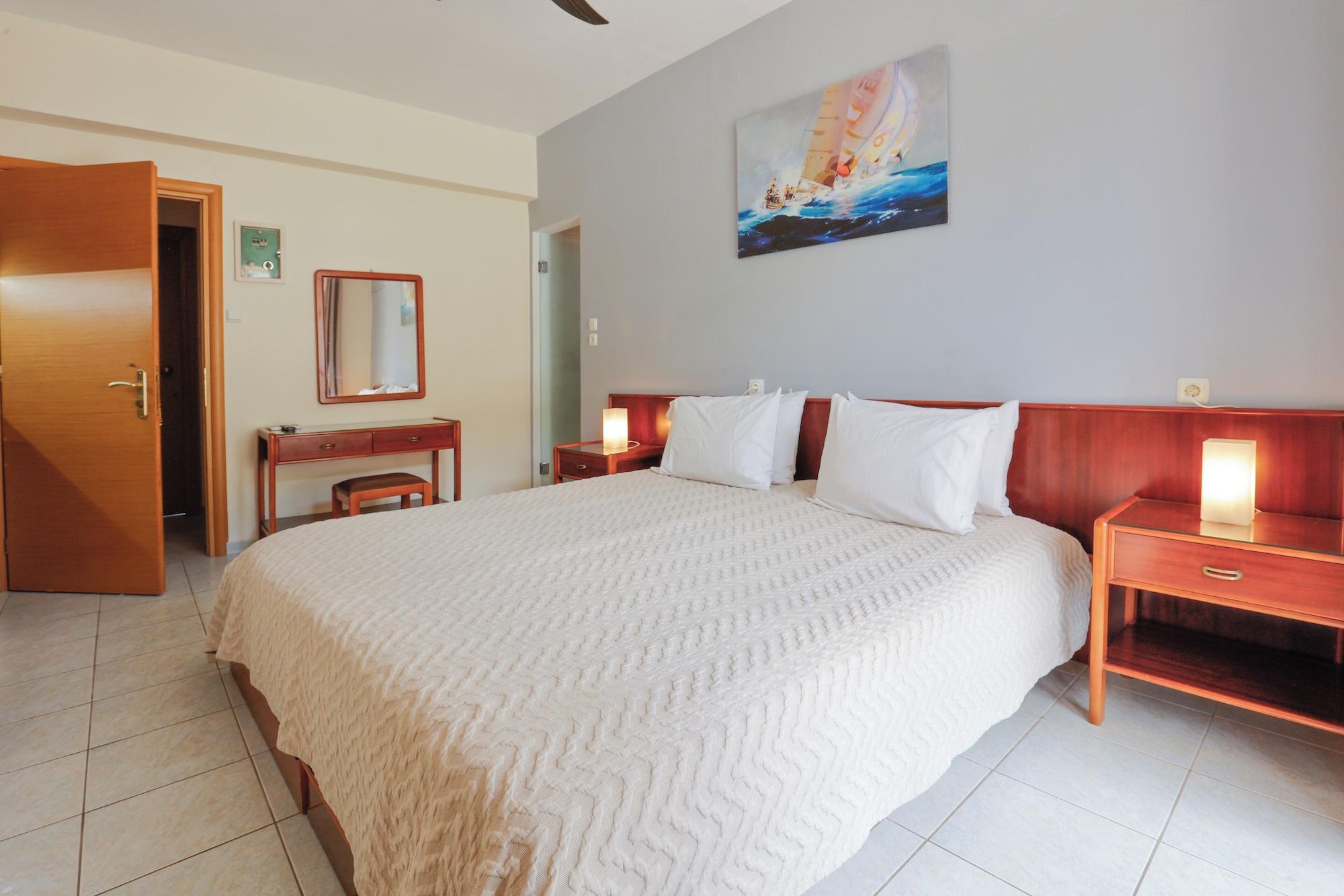 Deluxe, Double or Twin Bed, Mountain View