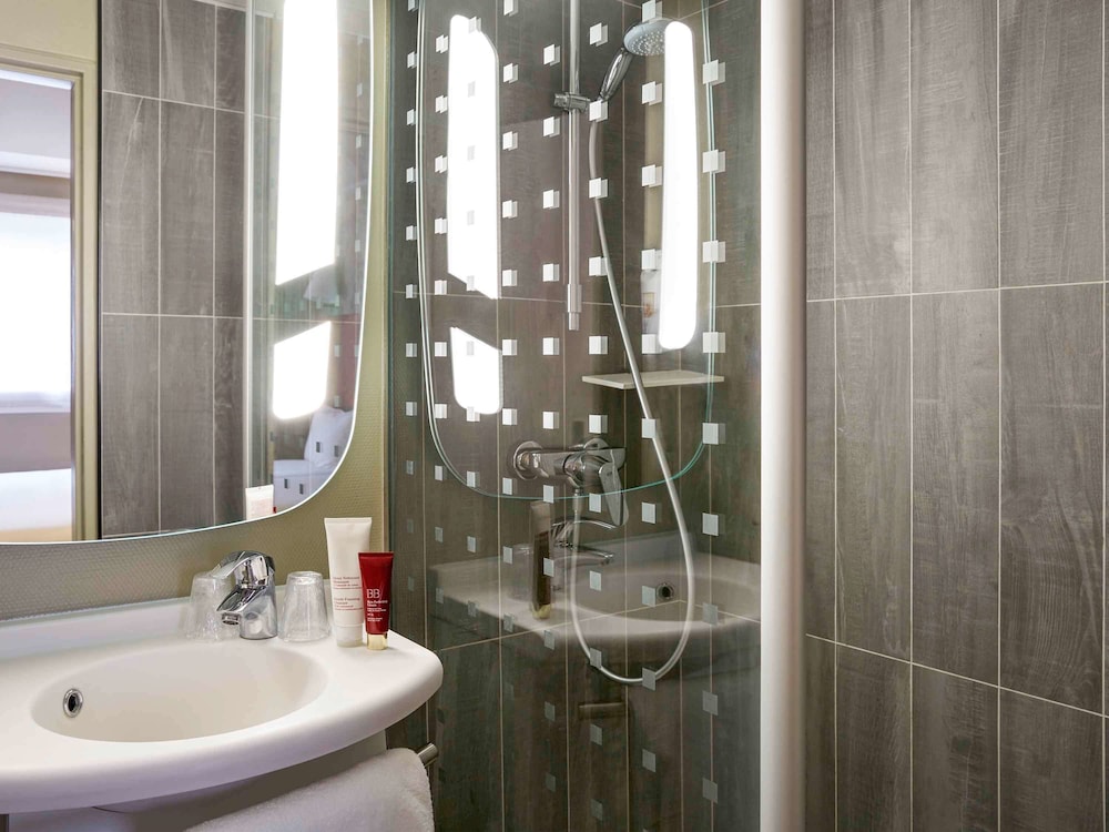 Ibis Paris Canal Saint Martin 44/69