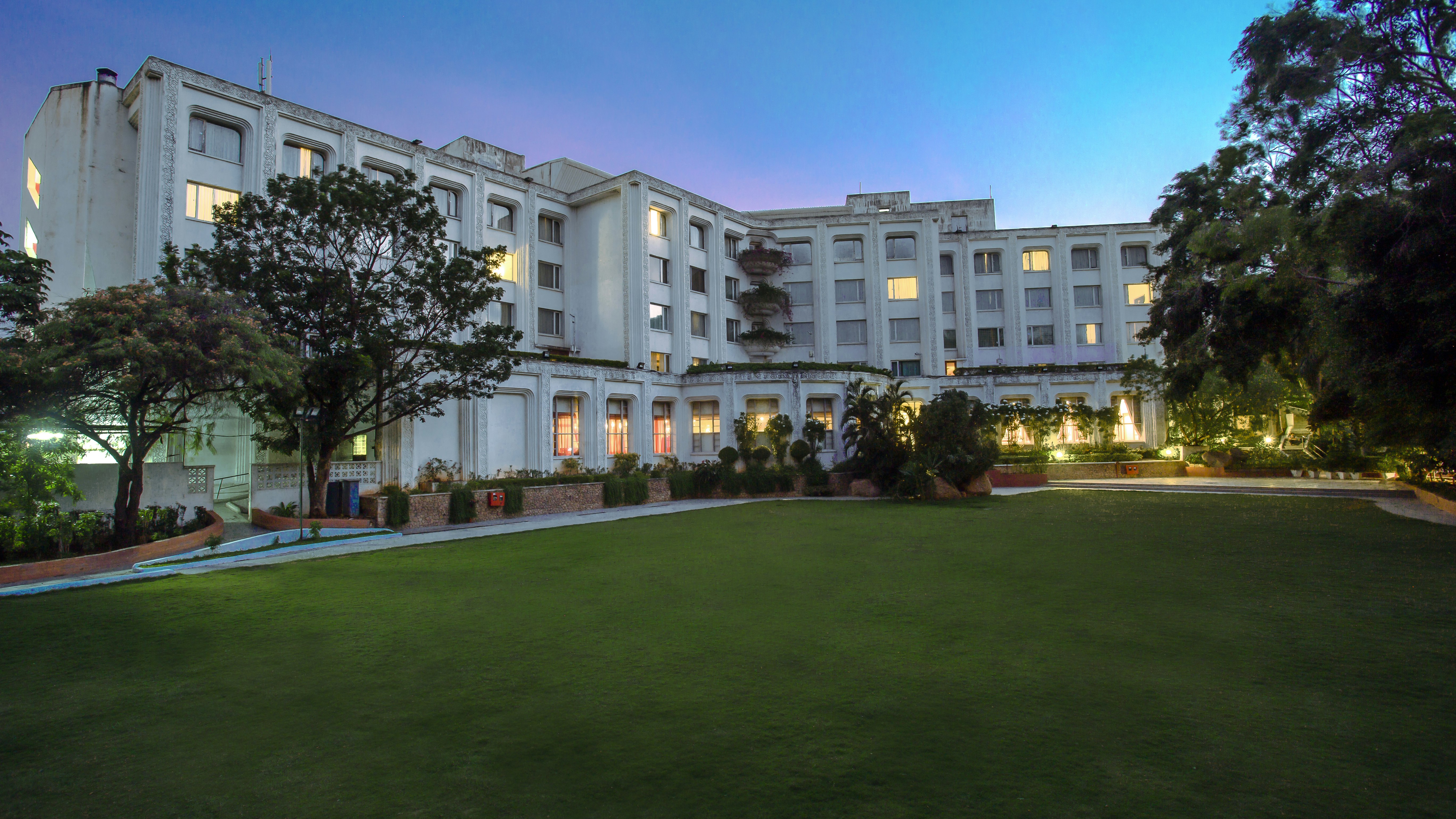 TAJ DECCAN 77/82