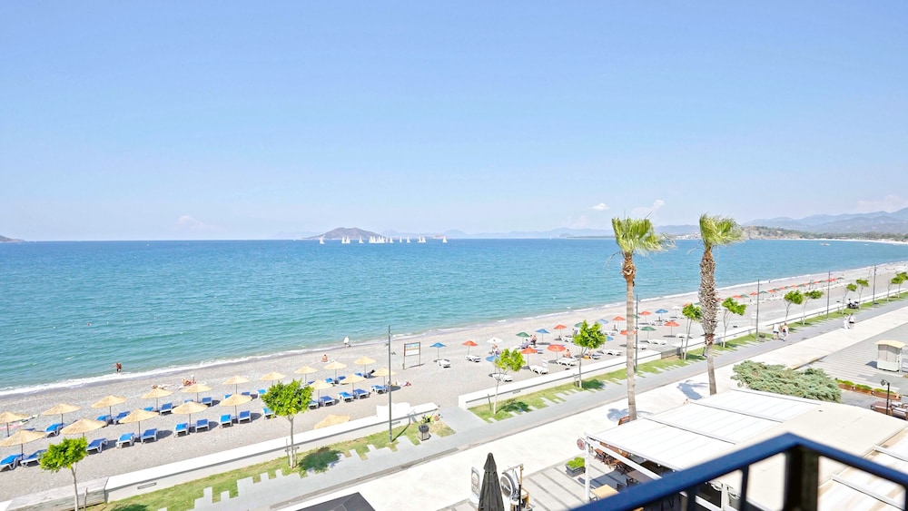 YASEMIN HOTEL 33/39