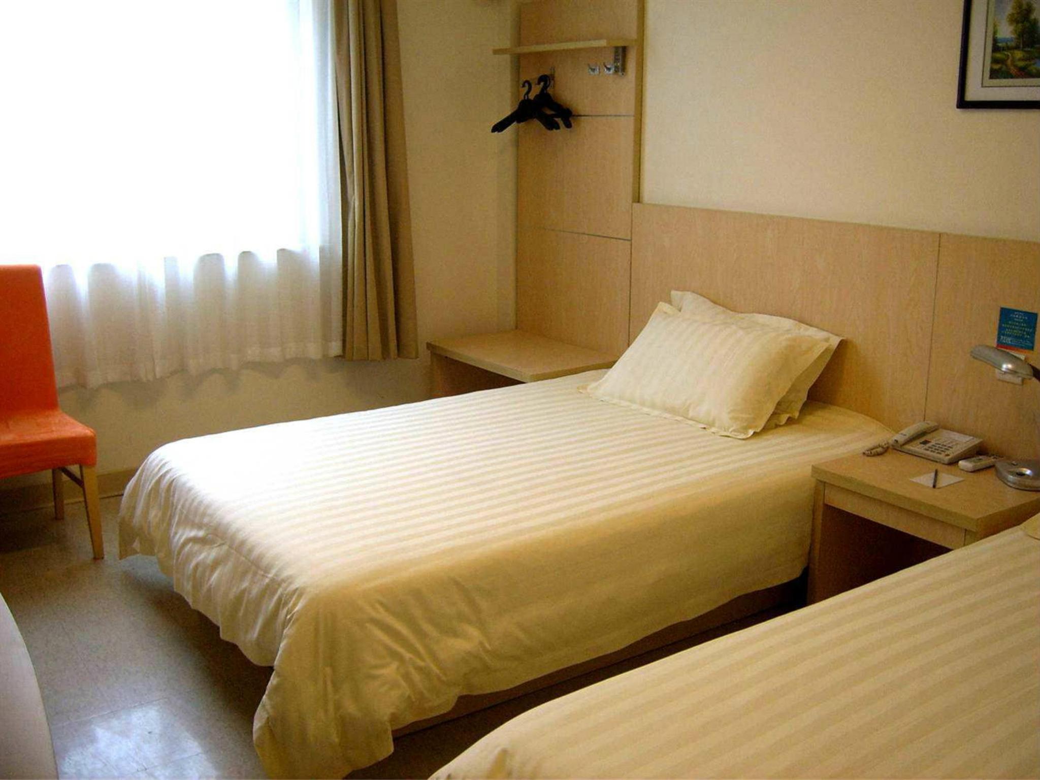 Standard, Twin Beds