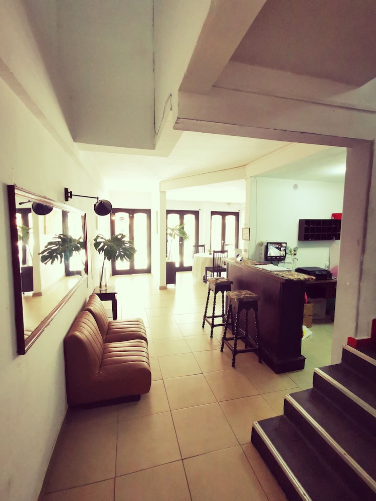 COSTANERA HOSTEL ASUNCION 42/53