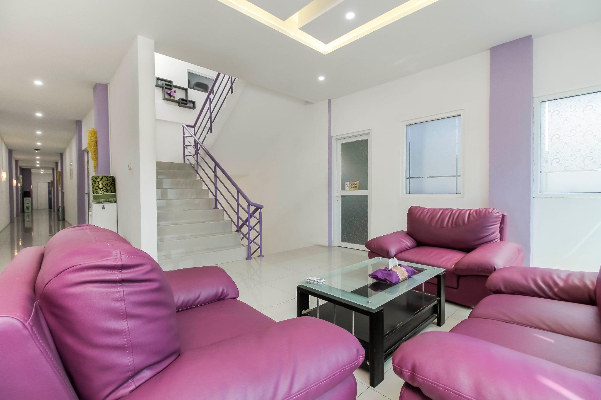 Reddoorz Plus Near Stasiun Bekasi 37/45
