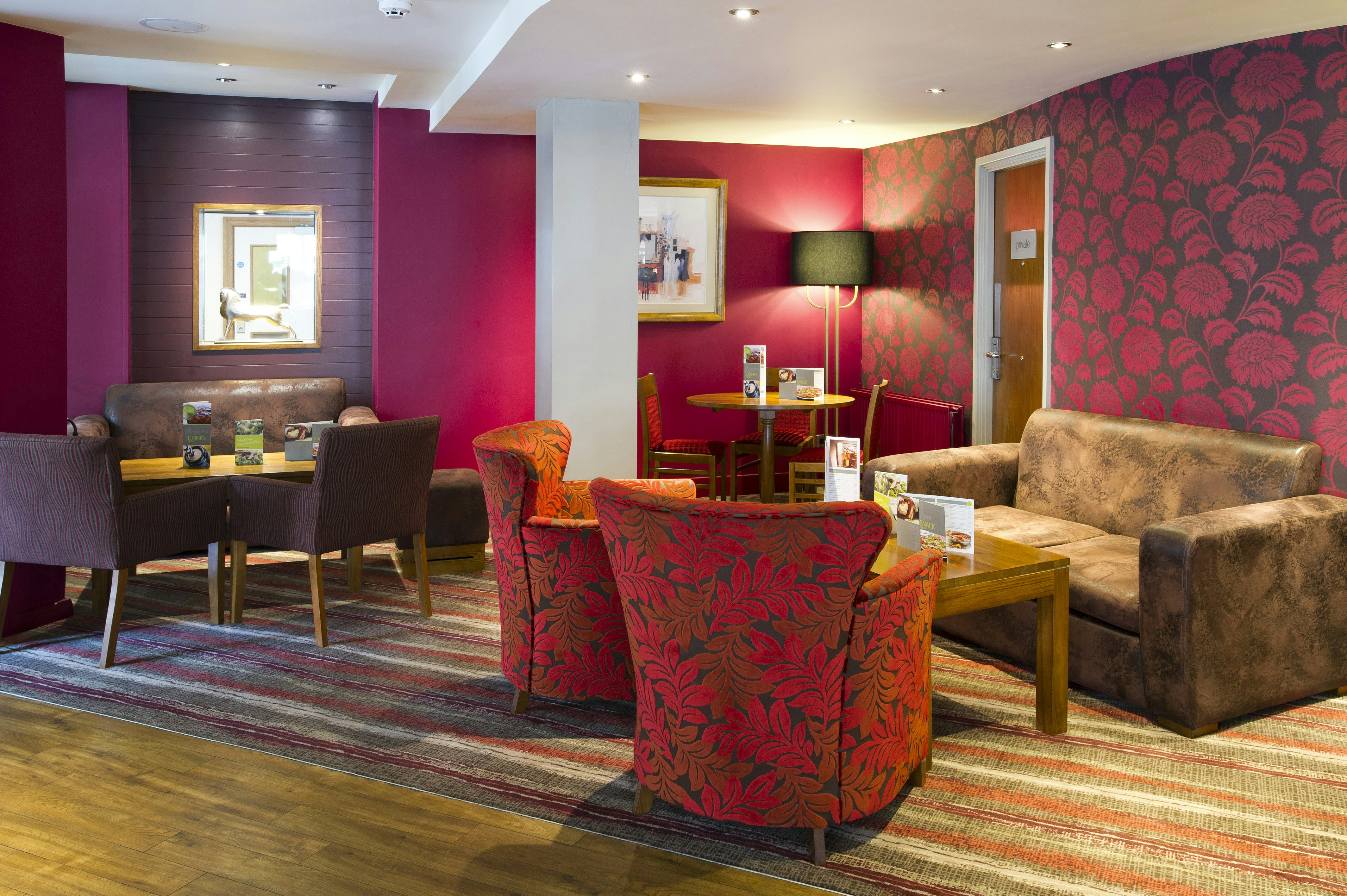 Premier Inn Glasgow City Centre (George Square) Hotel 24/48
