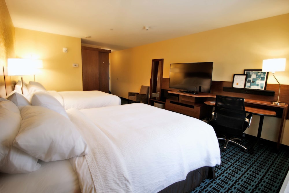 Fairfield Inn Suites London 10/35