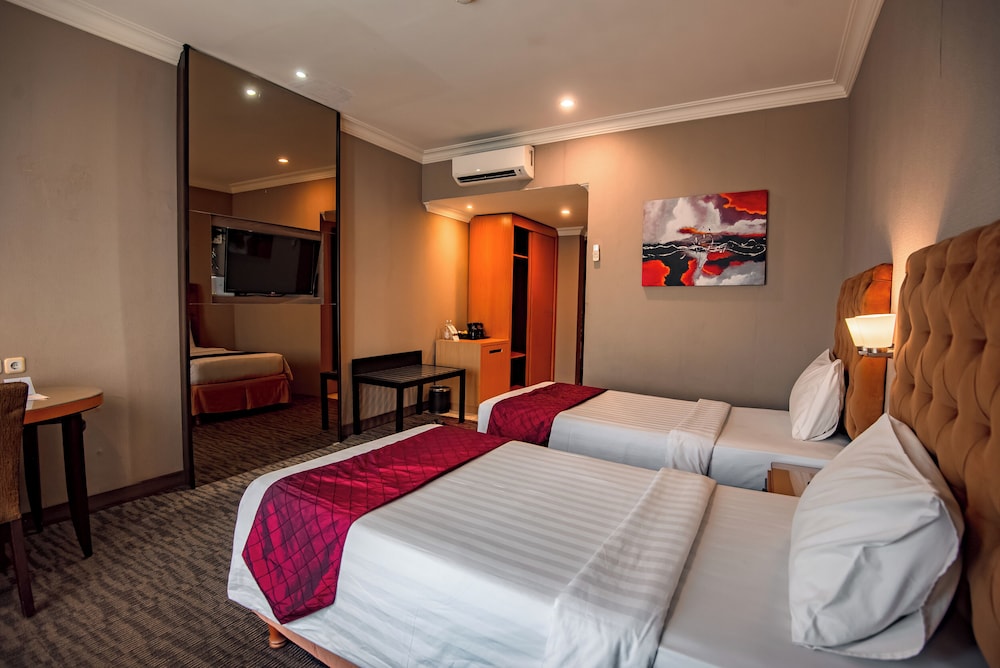 Mirah Hotel 27/65