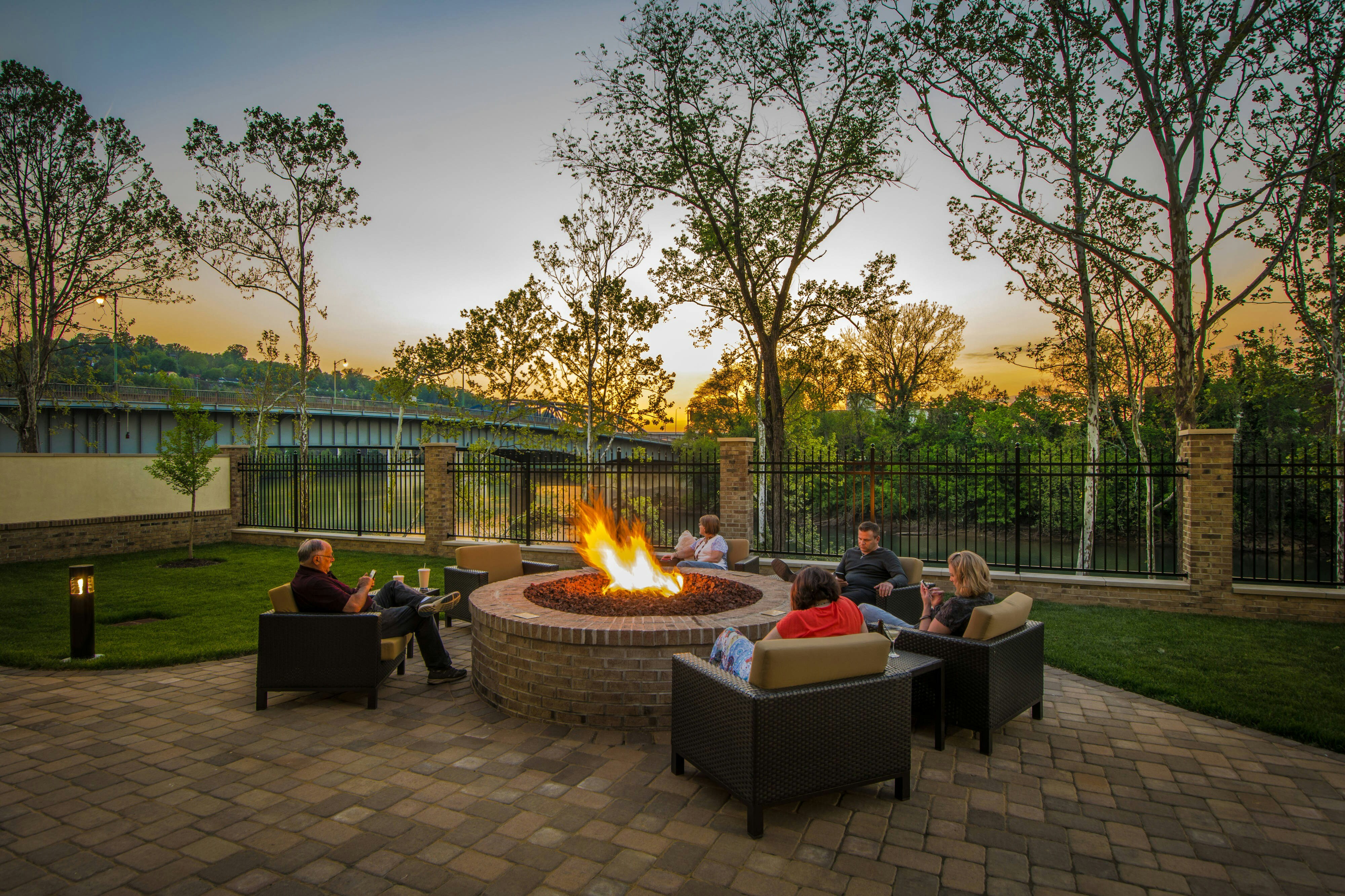 Courtyard by Marriott Charleston Downtown/Civic Center 4/5