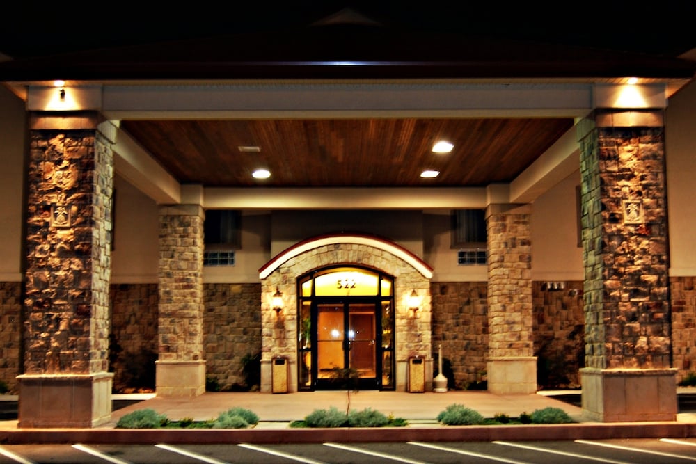 Quality Inn & Suites Monterey I-40 1/21