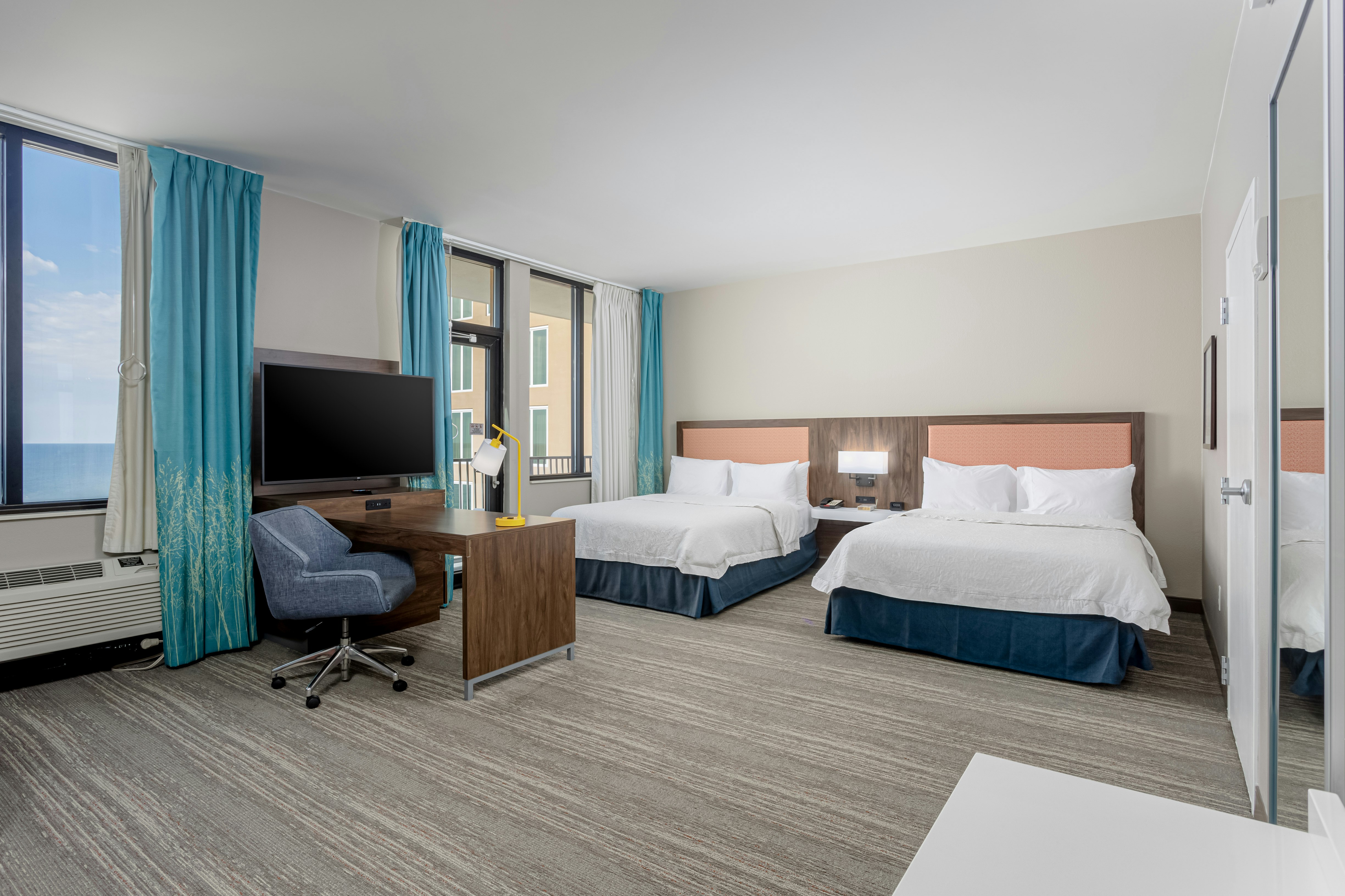 استوديو بسريرين كوين لذوي الإعاقة، Hampton Inn Suites Orange Beach Gulf Front 2/5
