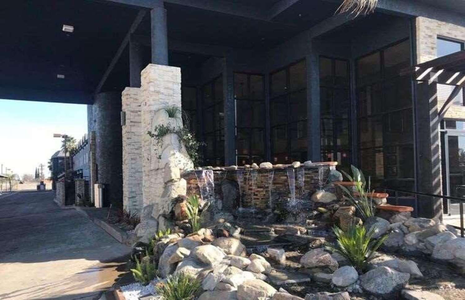 Country Inn and Suites By Radisson Bakersfield, CA 13/23