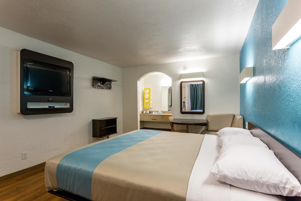 Motel6 Bryan, TX - College Station 38/67