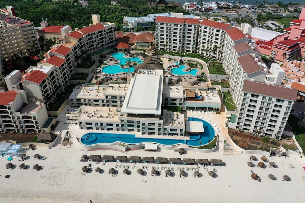 Emporio Cancun photo1