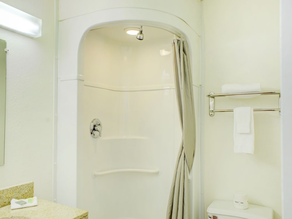 Travelodge by Wyndham Miles City 9/60