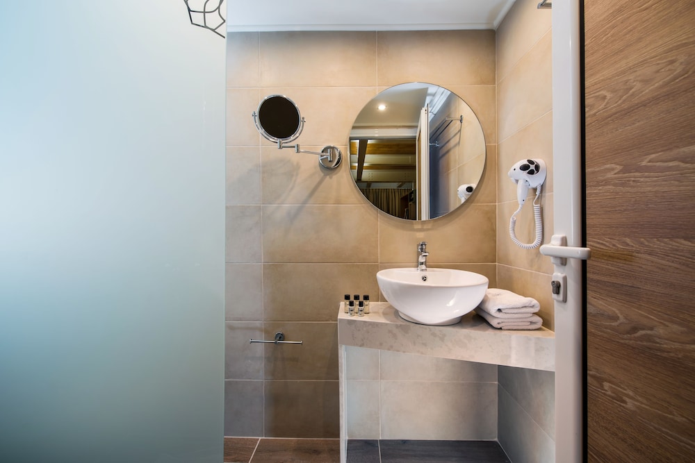 Infinity City Boutique Hotel 50/50