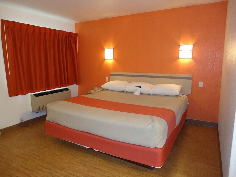 Motel6 Amarillo, TX - West 8/35