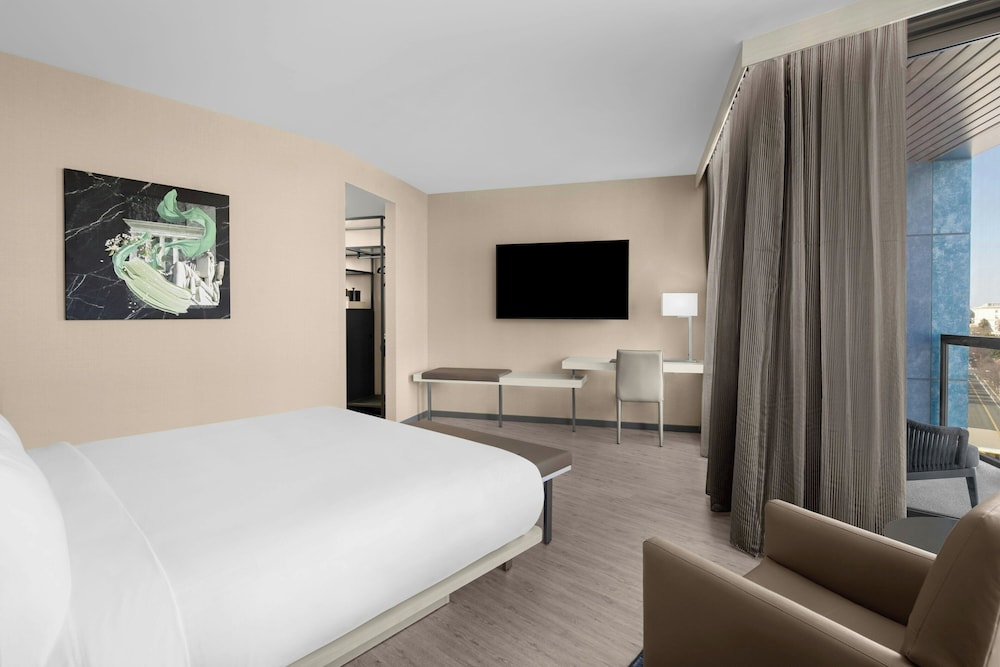 AC Hotel by Marriott Washington DC Capitol Hill Navy Yard 12/50