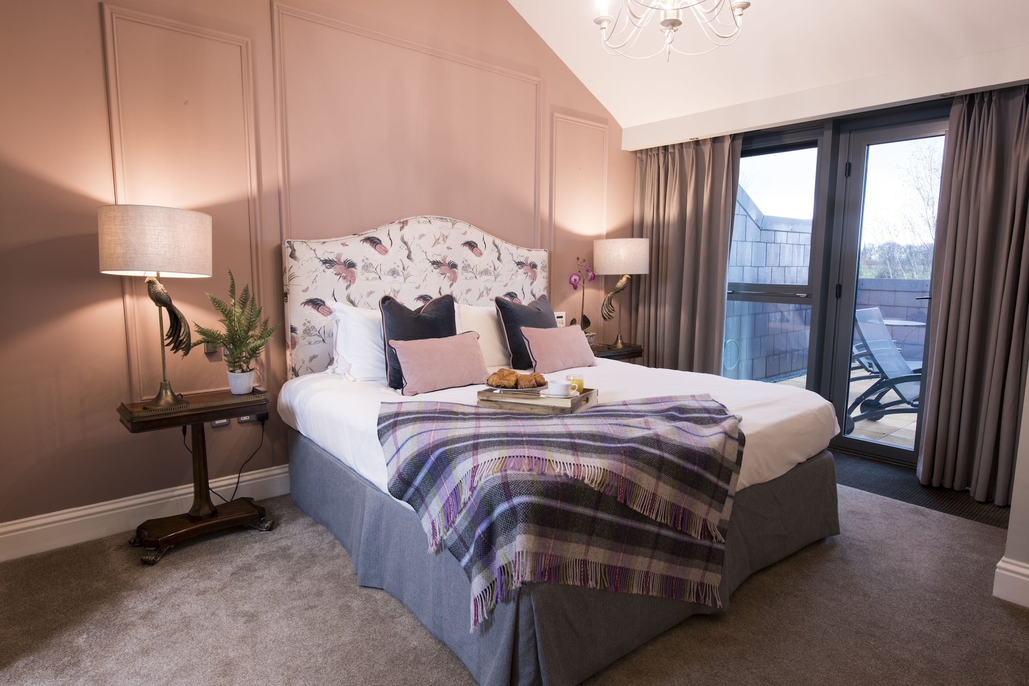 Luxury, Apartment, Queen and Twin Beds, Golf Course View