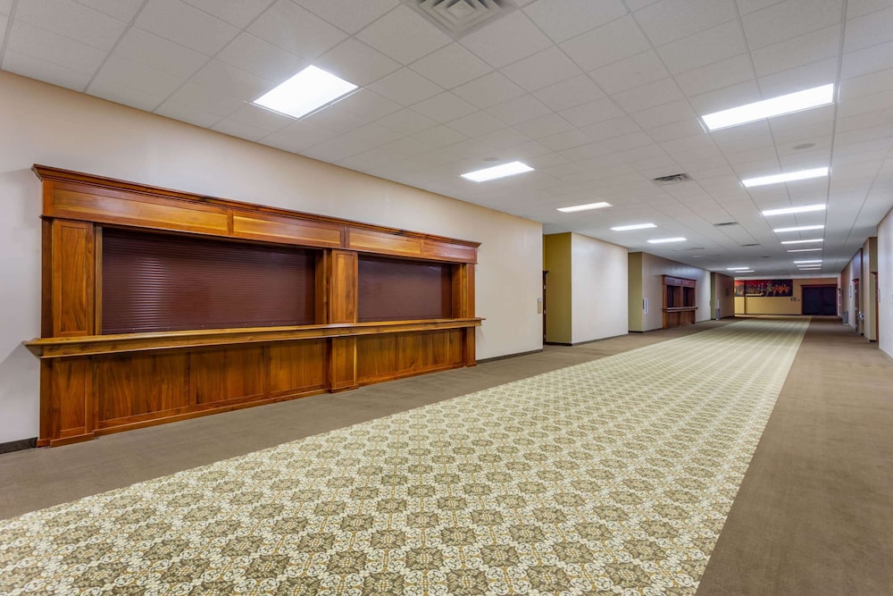 The Montcler Hotel & Conference Center 10/69