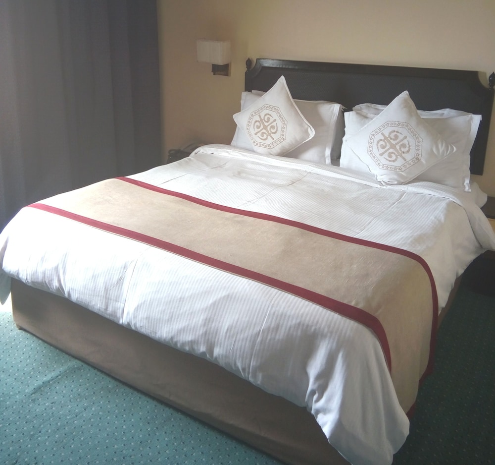 Hotel Dynasty 22/46