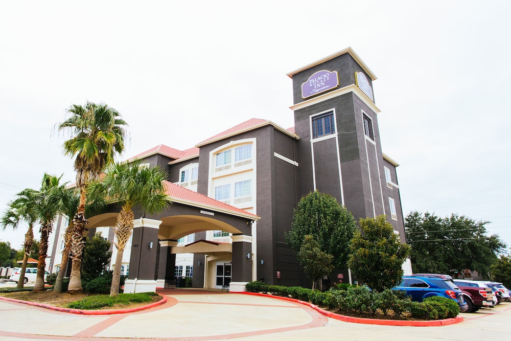 Palacio Royale Inn Signature