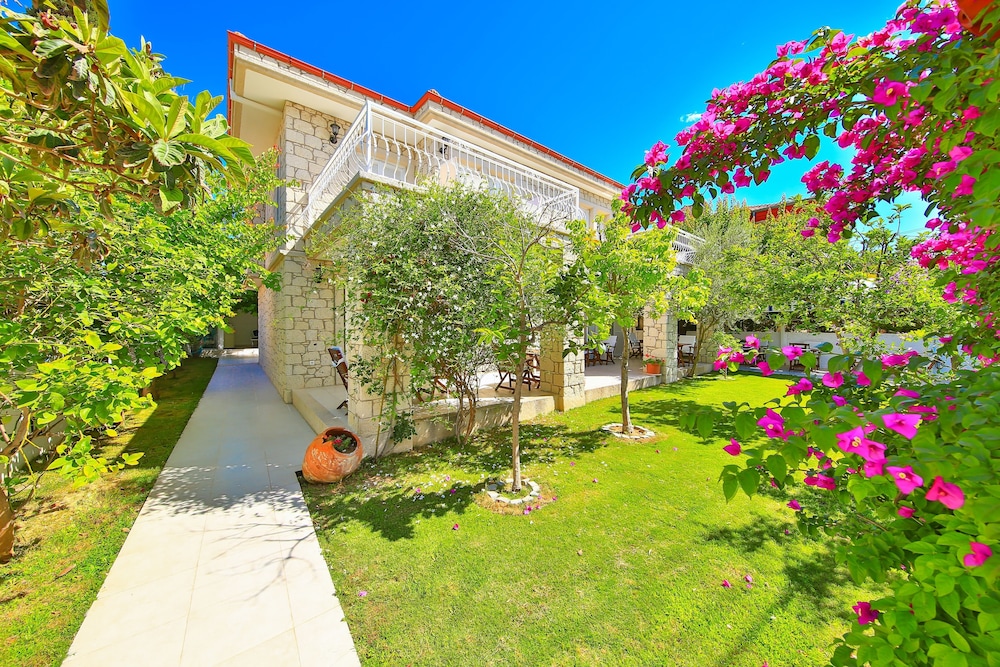Alacati Sorf Hotel 37/41