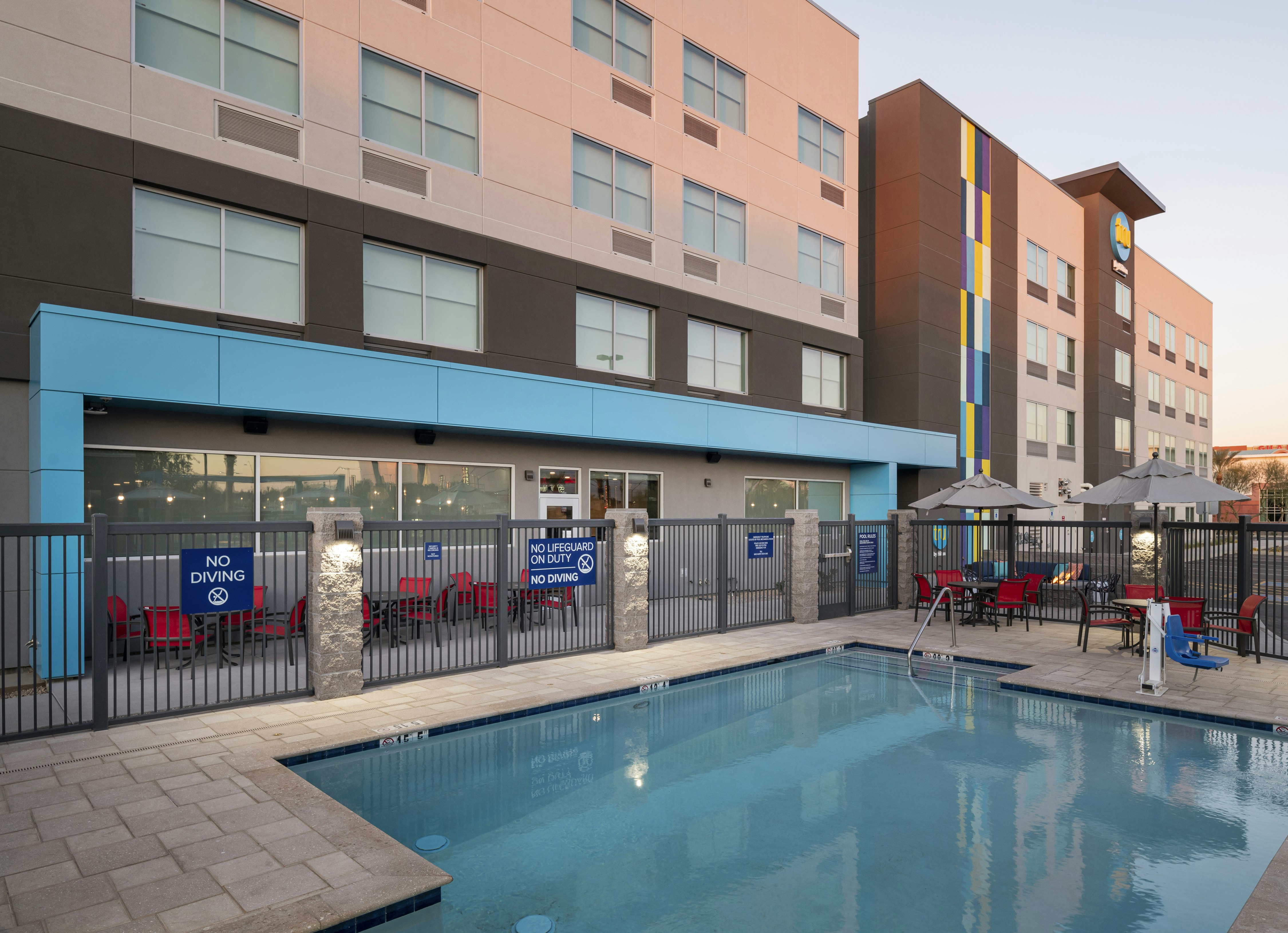 Tru By Hilton Phoenix Glendale Westgate 7/45