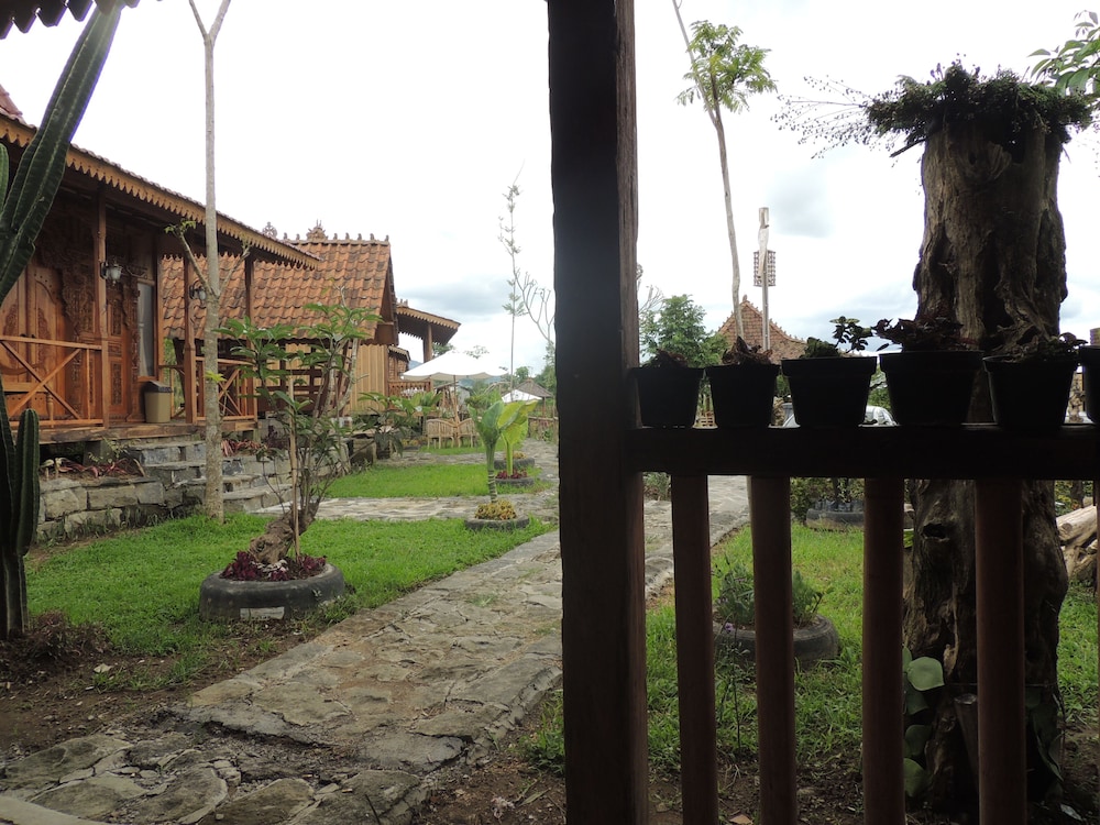 Singgasana Villa & Resto 10/55