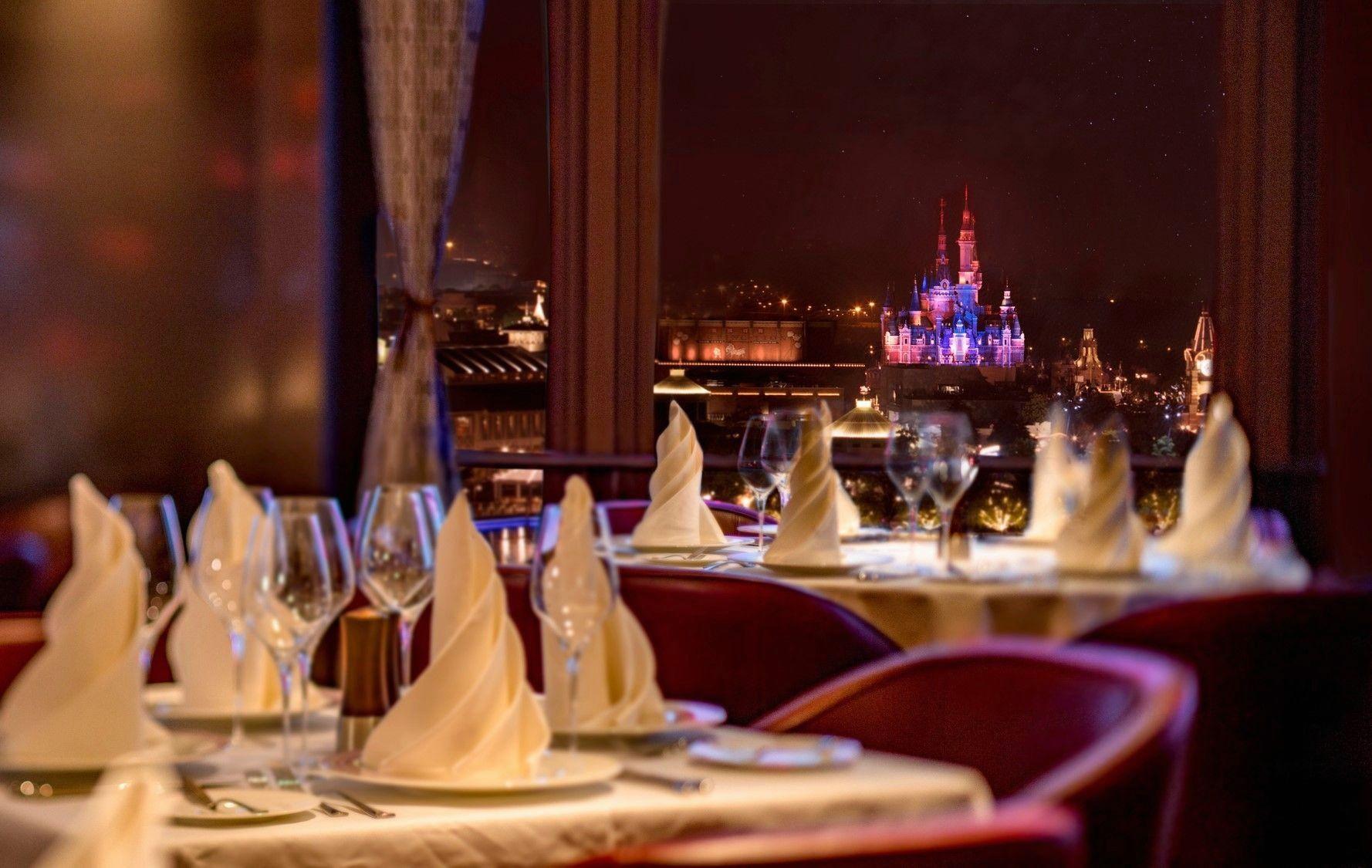 Disneyland Hotel 21/36