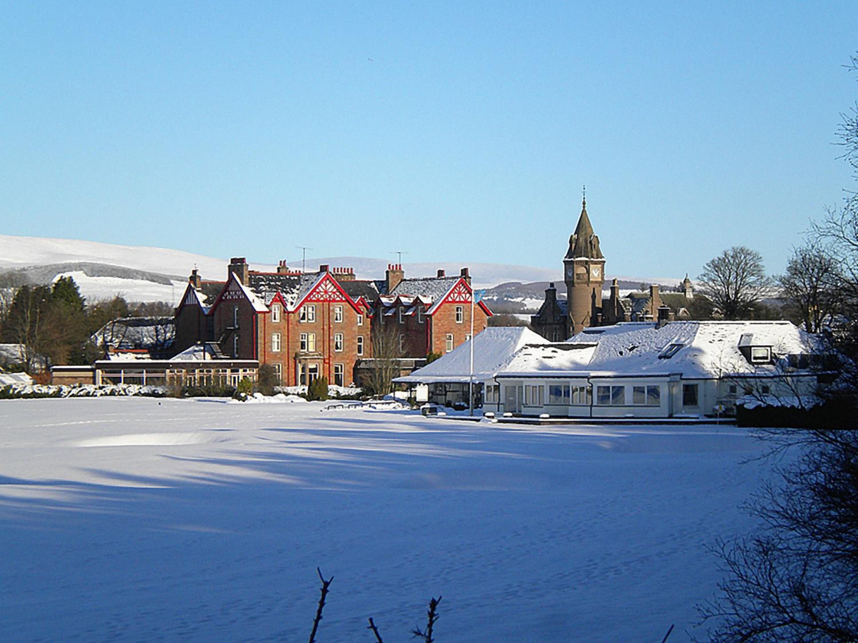 Glenesk Hotel 2/50
