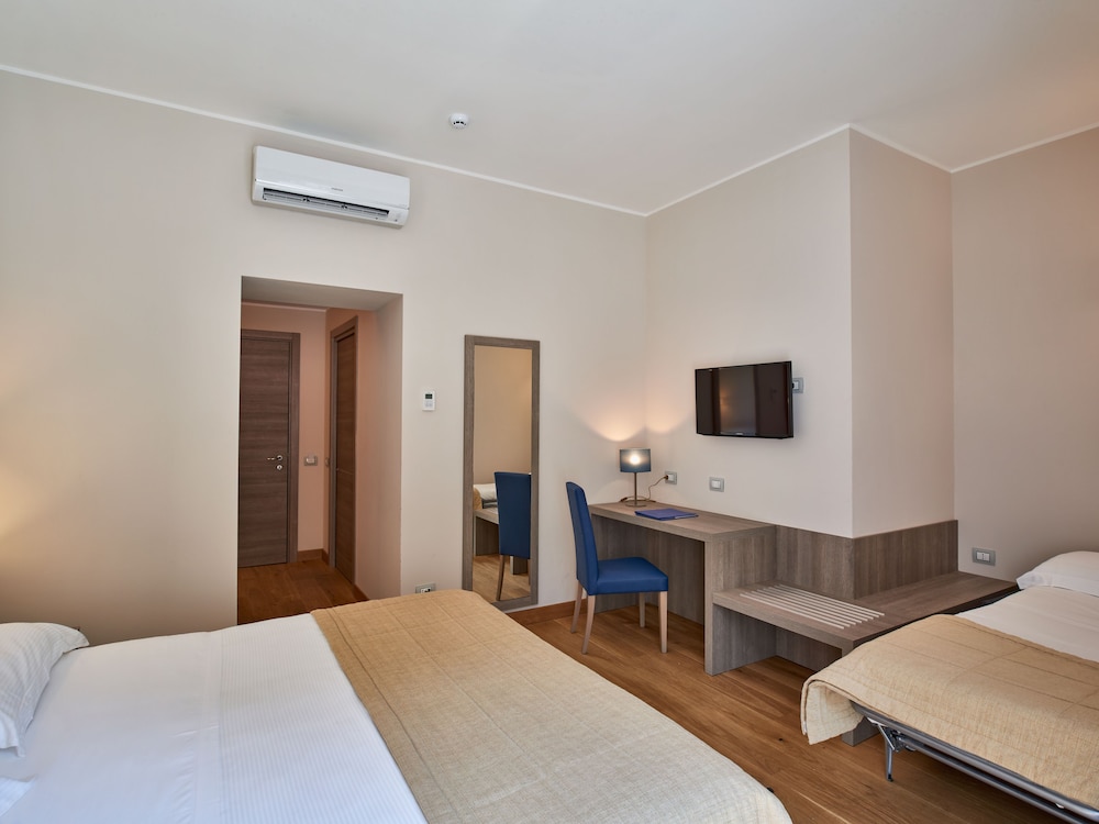 Hotel Centrale 8/67