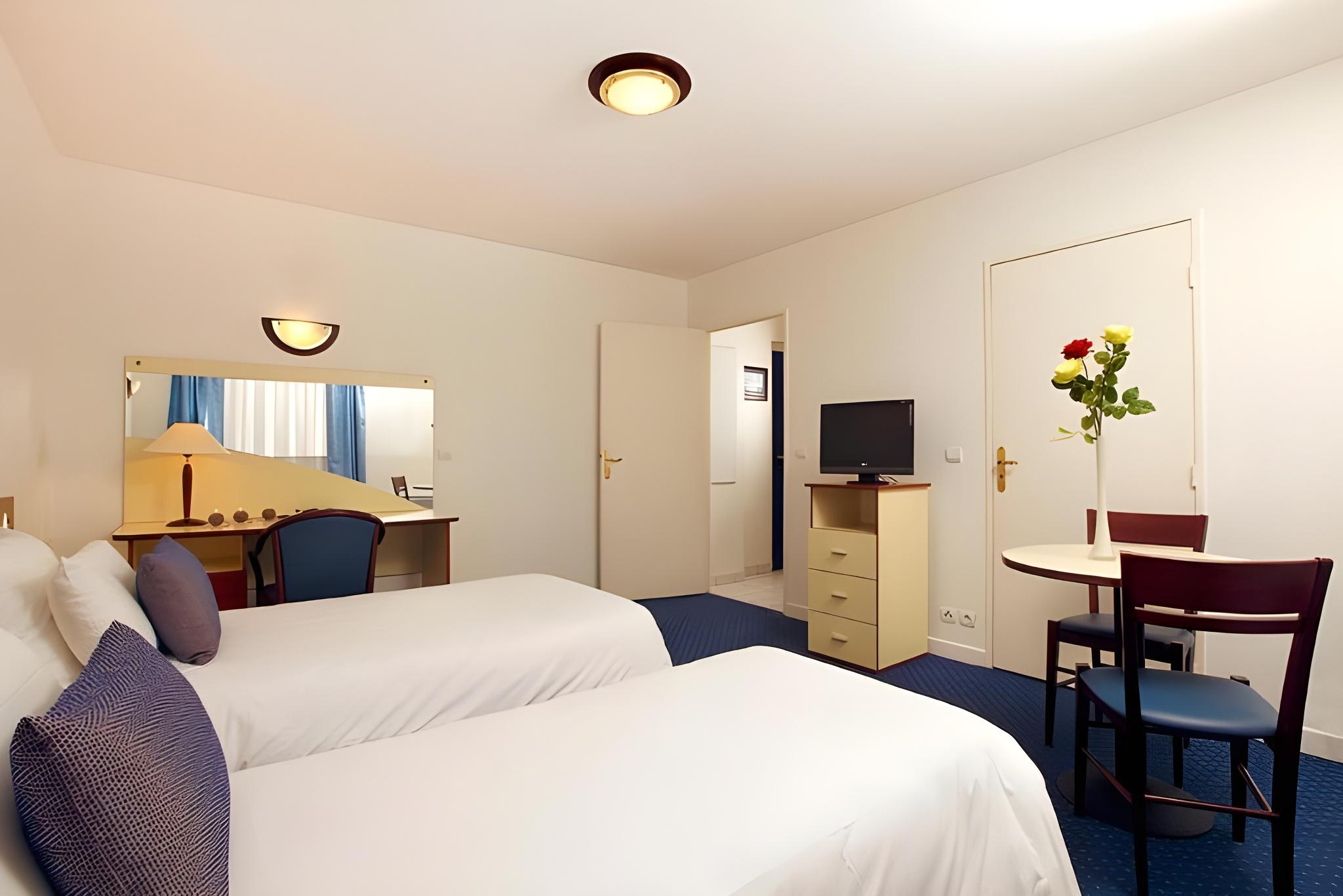 Comfort, Studio, Twin Beds