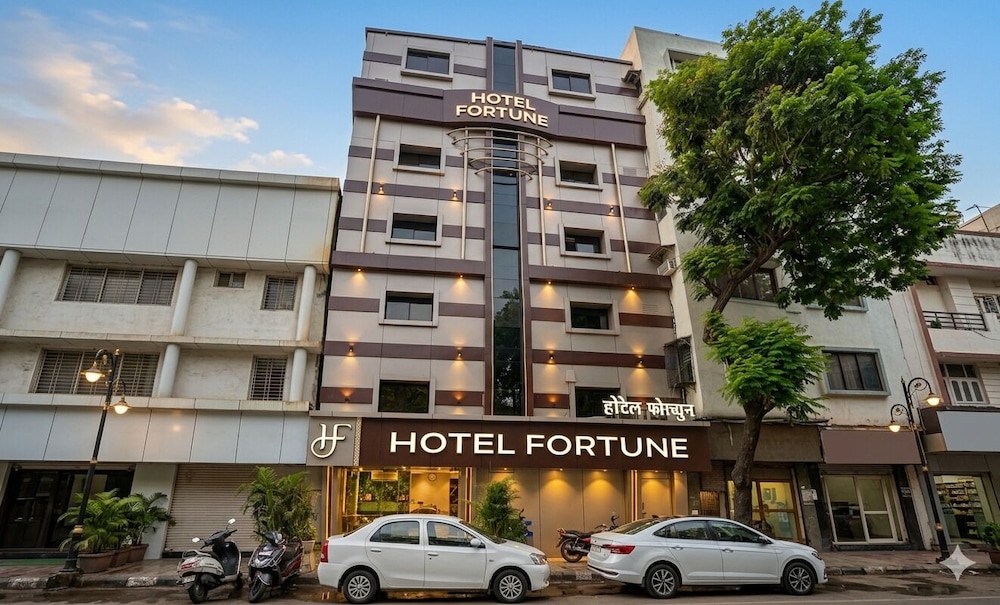 Fortune Hotel 6/39