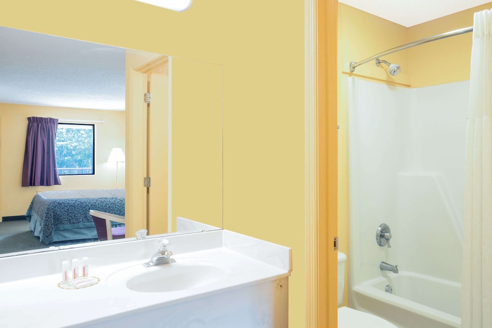 Days Inn By Wyndham Camilla 23/24