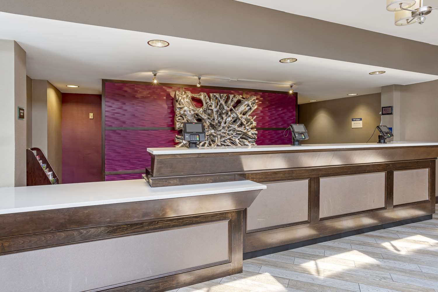 Kingston Hotel And Conference Center 2/28