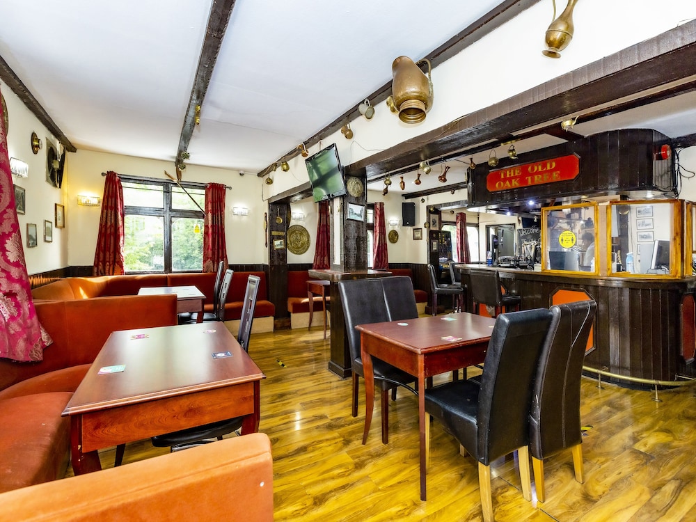 OYO Old Oak Tree Inn 31/37