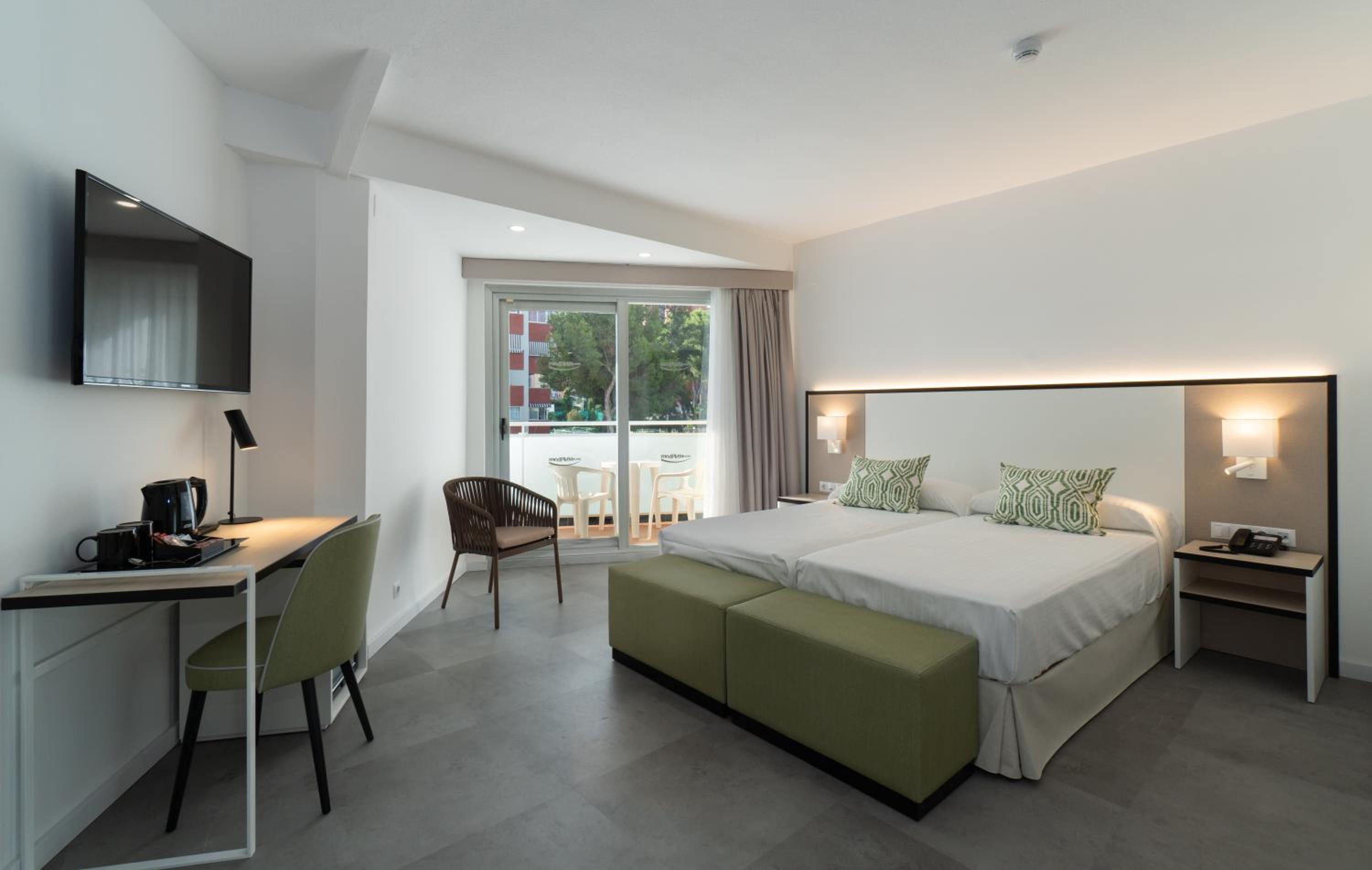 Room, Single